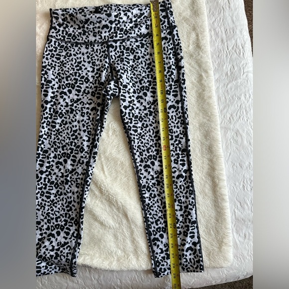 Nike Leopard print capri S size black and white - Picture 5 of 5